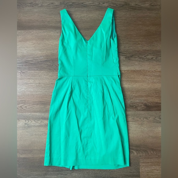 Lauren Ralph V-Neck Sleeveless Green Cocktail Dress - Picture 5 of 6